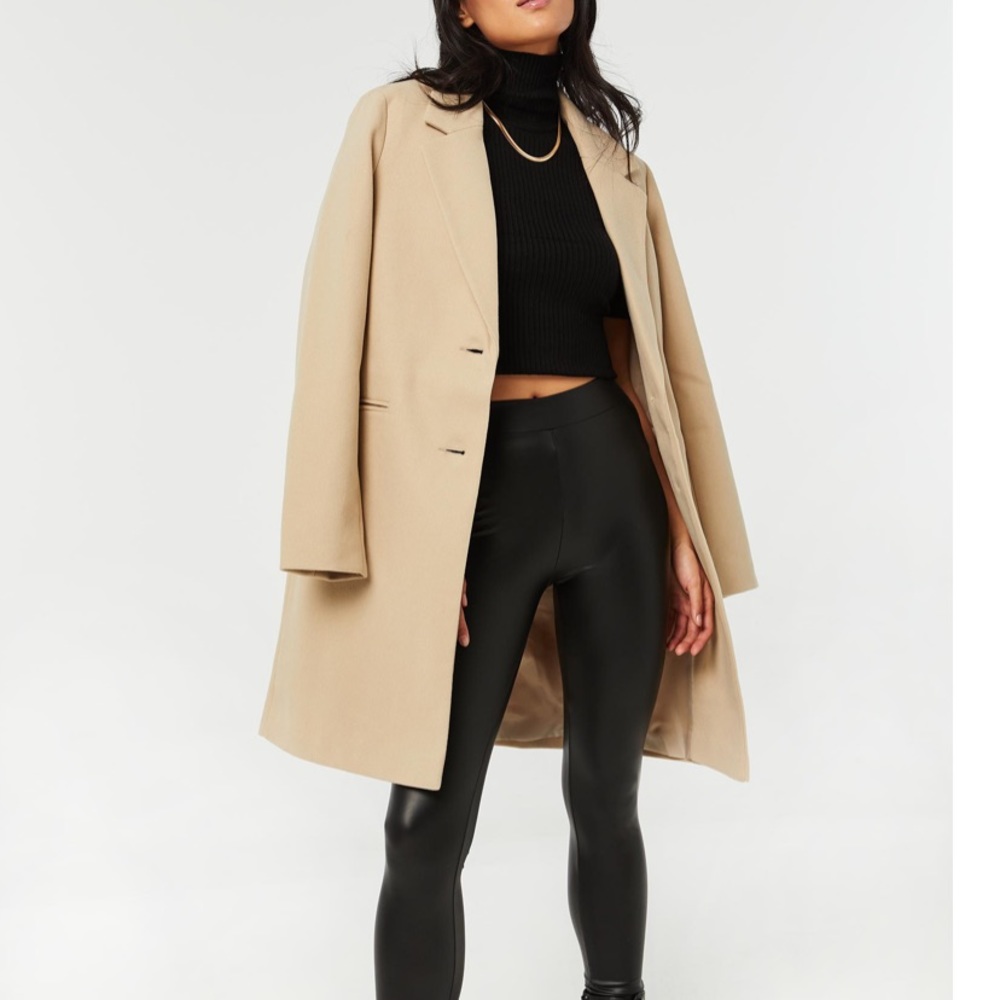 Single breasted lapel collard coat